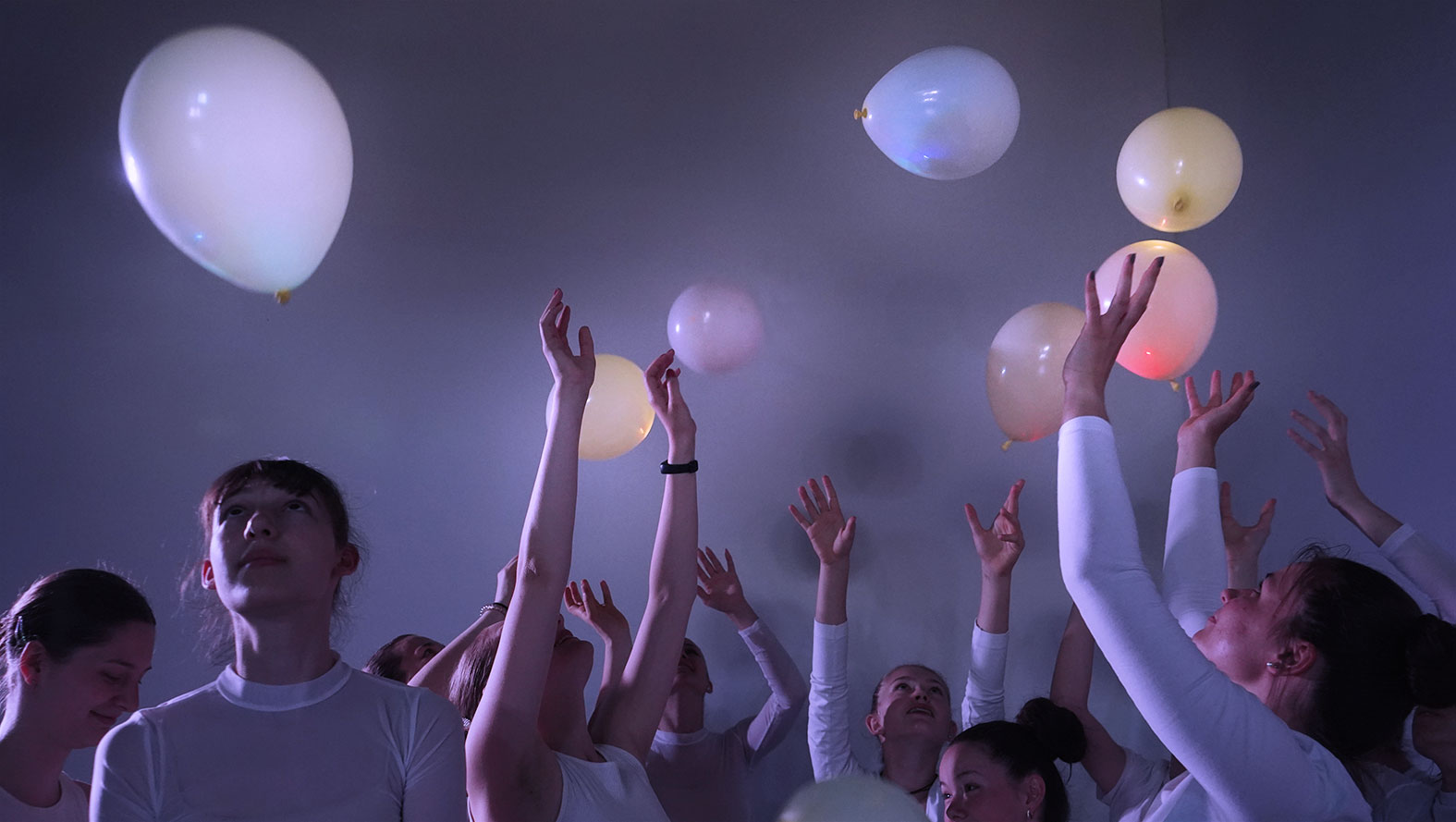 Lissy-G-Dance-Choreography-Focus-ElisabethGoeppner-Tanz-Spotlight-Choreografie-Balloon-Drop-web.jpg