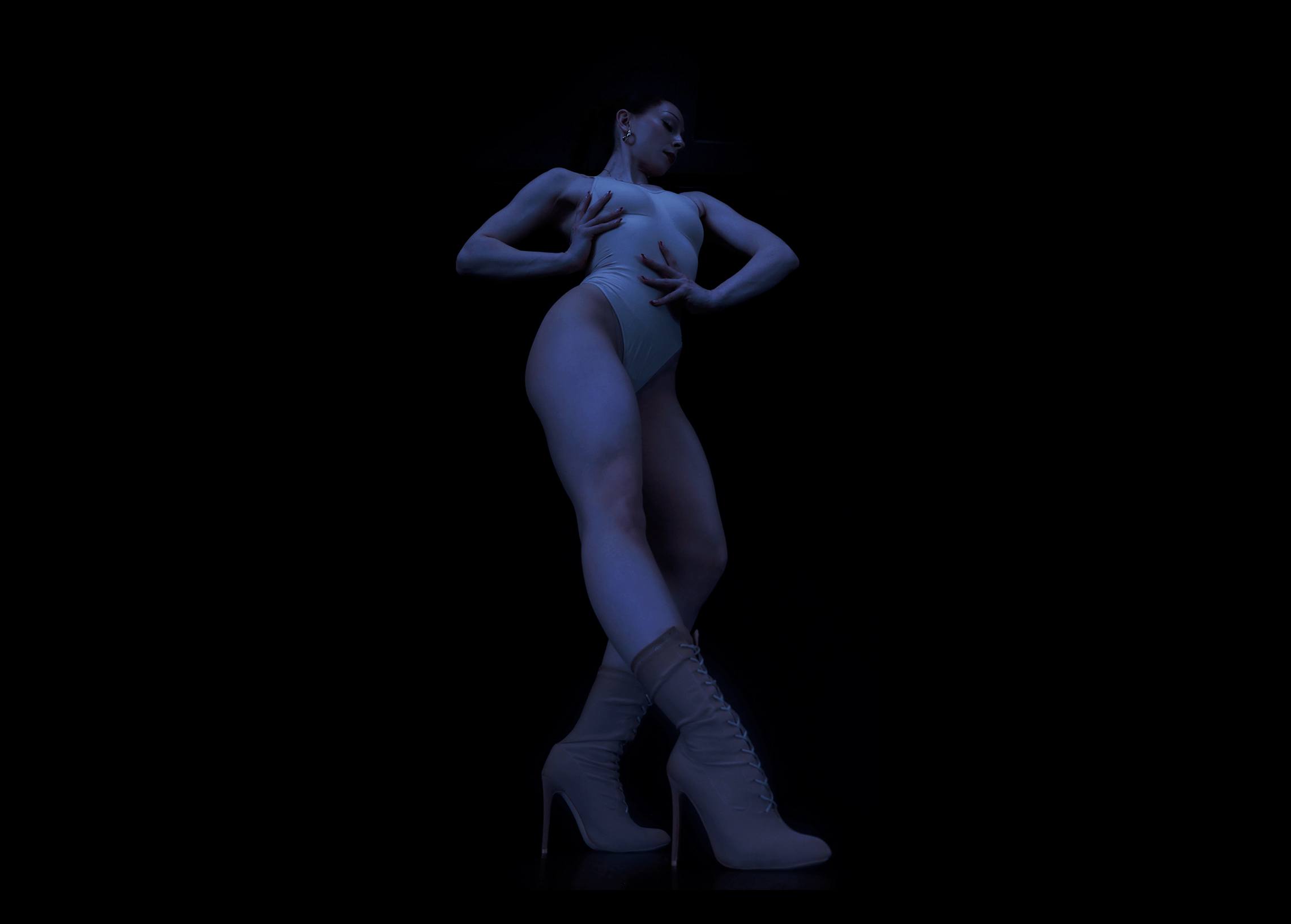 Lissy-G-Dance-Elisabeth-Goeppner-Heels-Moonshine-perspective-wide-web.png