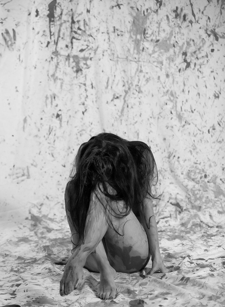 Lissy-G-Dance-Paint10web-bw.jpg