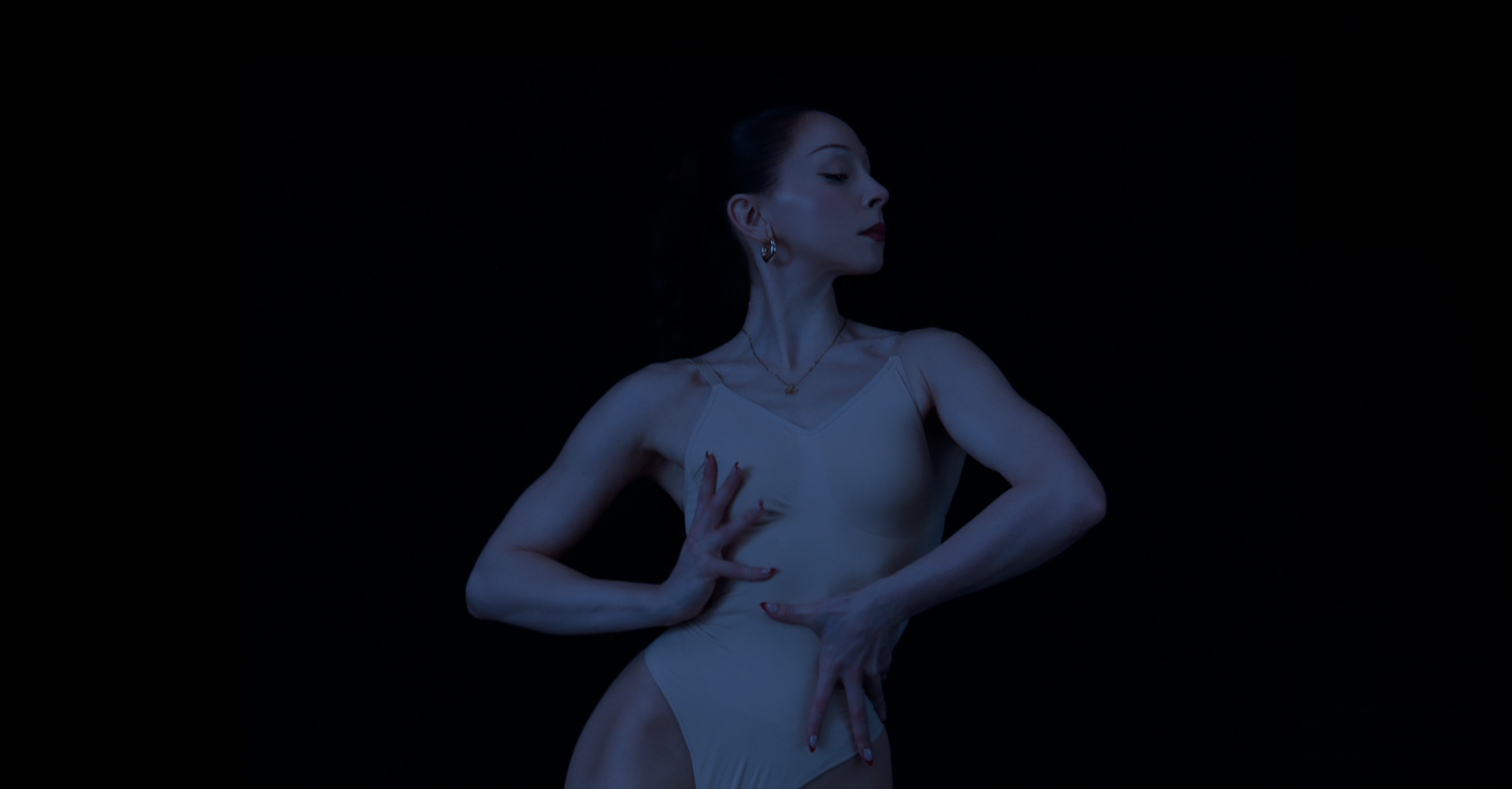 Lissy-G-Dance-TopSlider-Moonshine-UpperBody.jpg