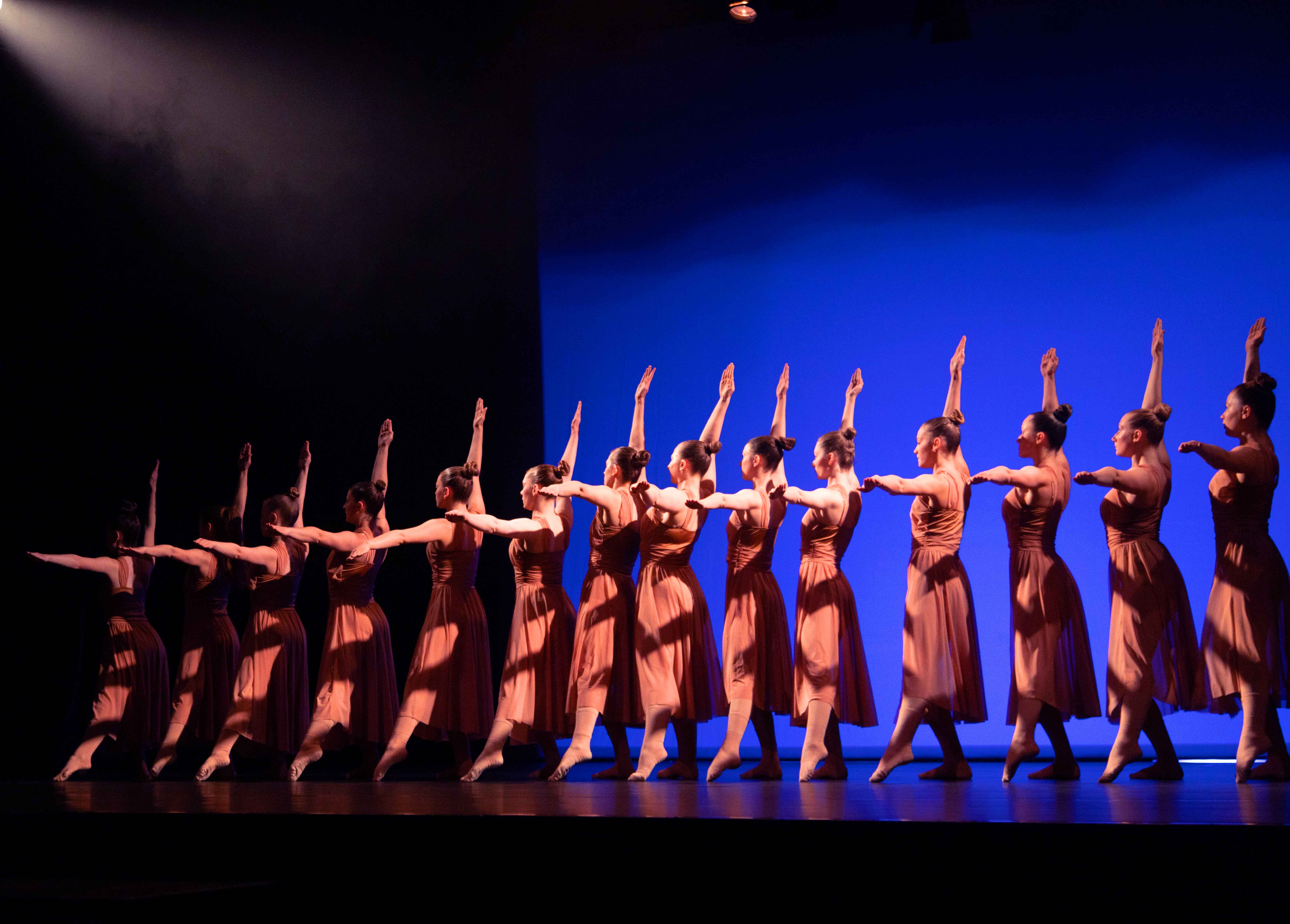 Lissy-G-Dance-YesWeCan-Barcelona-City-Ballet-Dance-Company-Emotion-L'enfer_Stromae-web.jpg